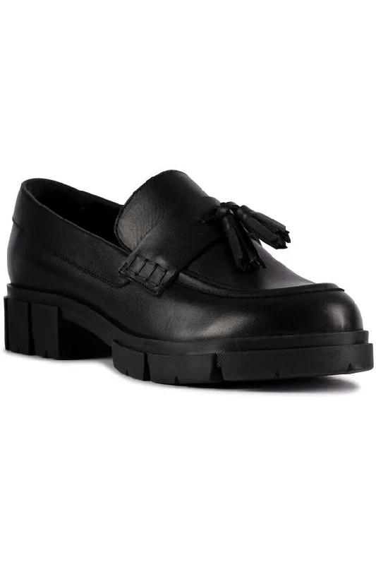 Clarks Teala Loafer in Black leather