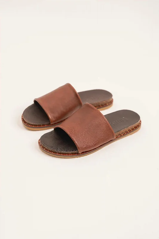 LEATHER SLIDES