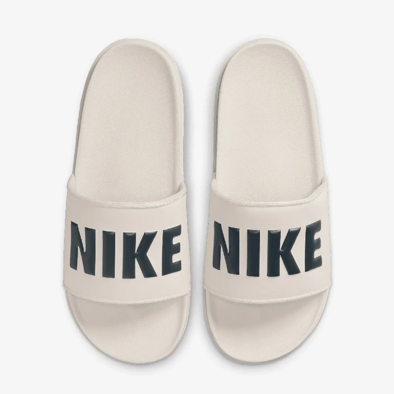 NIKE | OFFCOURT SLIDES { LT OREWOOD BRN/ARMORY NAVY-SAIL