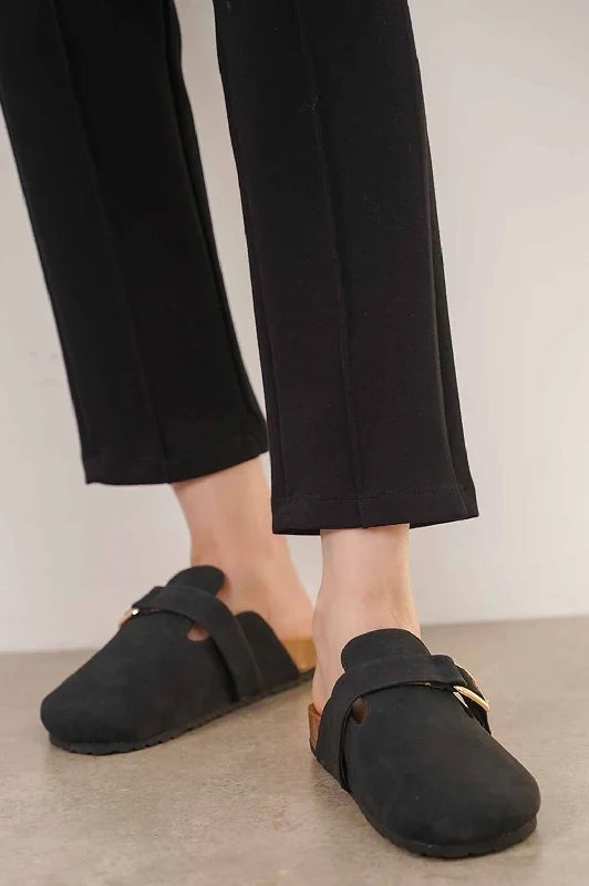 WINTER MULES WITH BUCKLE